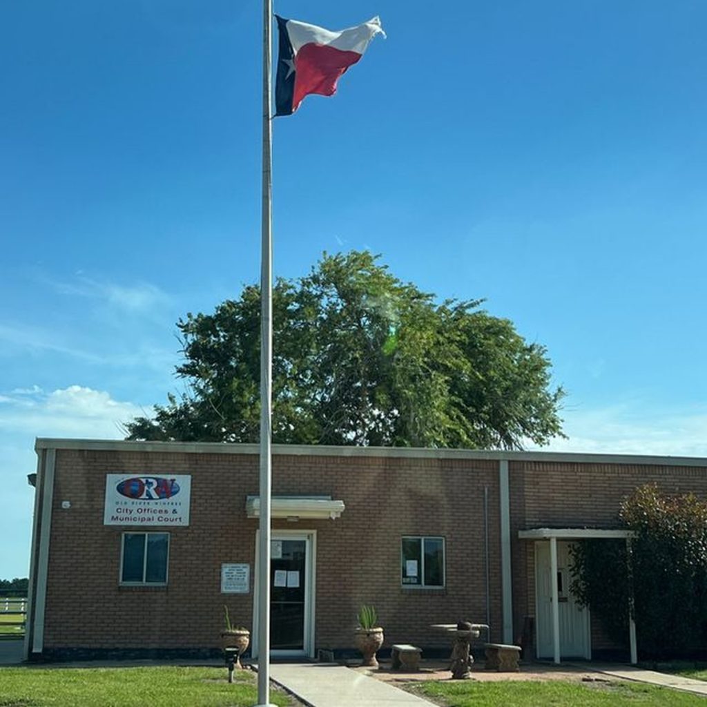 Roofing Contractor in Old River-Winfree, TX